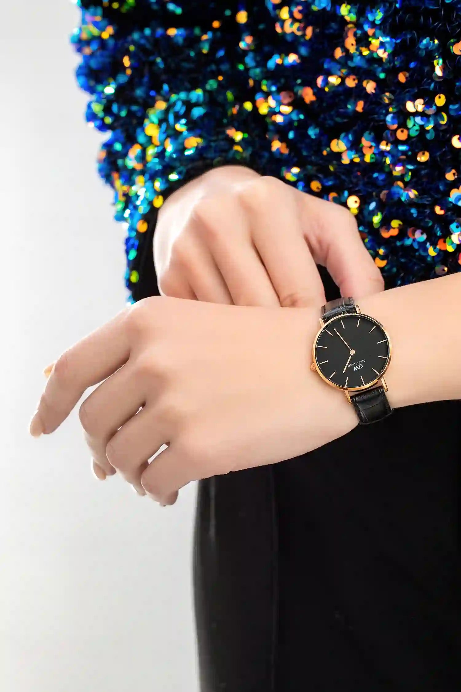  Shop Authentic Daniel Wellington Classic Petite Reading Black Dial Black Leather Strap Watch For Women - DW00100167 - Luxxuri