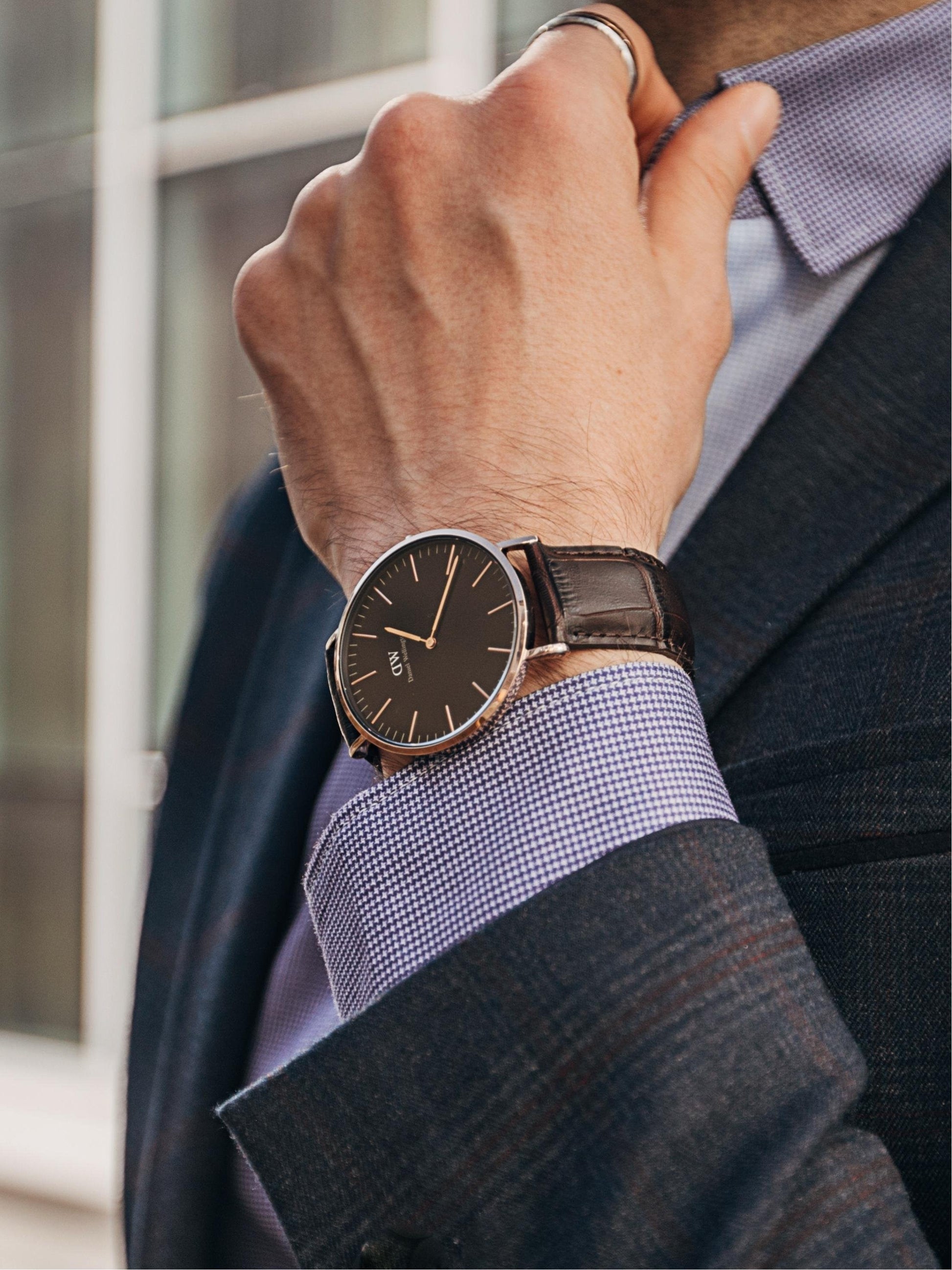  Shop Authentic Daniel Wellington Classic Reading Black Dial Black Leather Strap Watch For Women - DW00100141 - Luxxuri