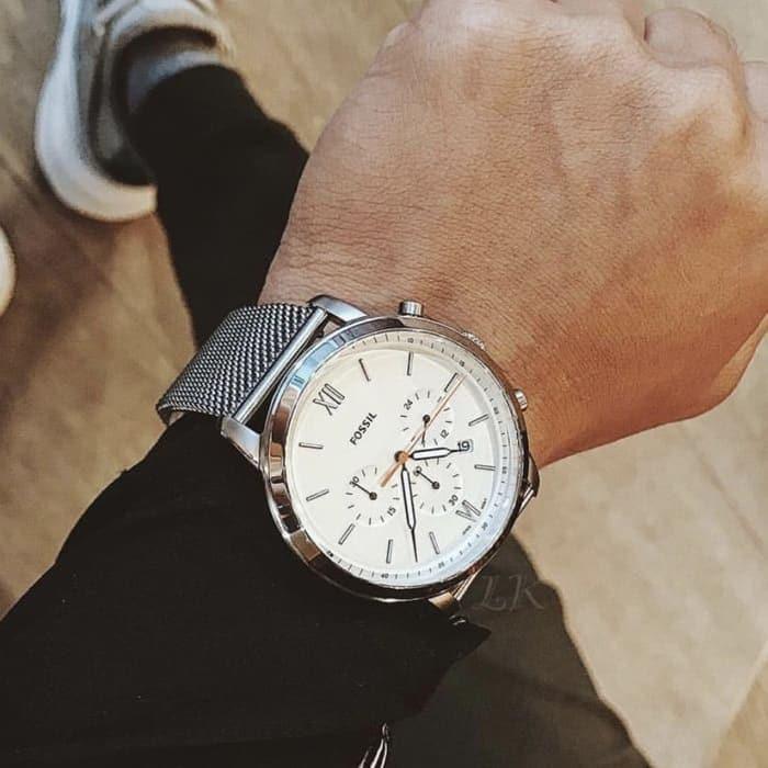  Shop Authentic Fossil Neutra Chronograph White Dial Silver Mesh Bracelet Watch for Men - FS5382 - Luxxuri