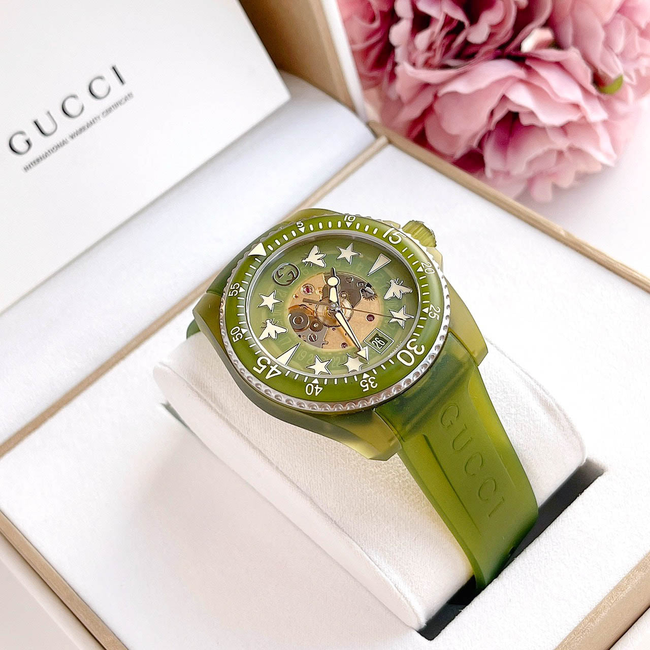  Shop Authentic Gucci Dive Automatic Green Dial Green Rubber Strap Unisex Watch - YA136345 - Luxxuri