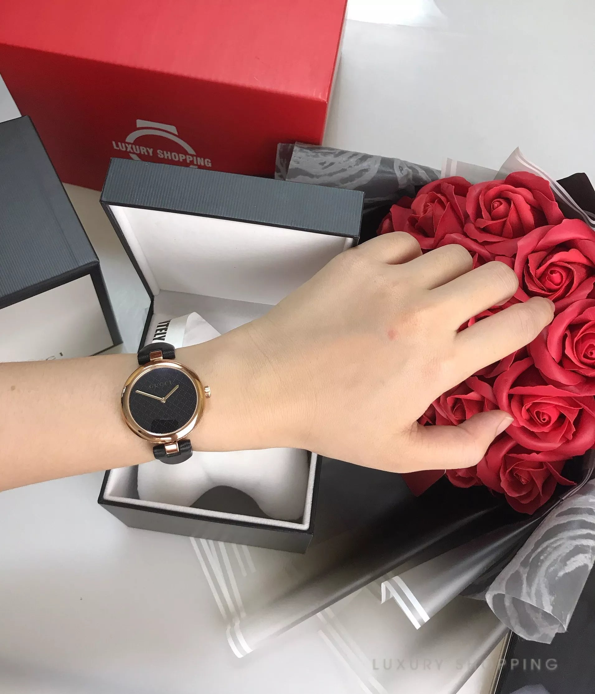  Shop Authentic Gucci Diamantissima Quartz Black Dial Black Leather Strap Watch for Women - YA141401 - Luxxuri