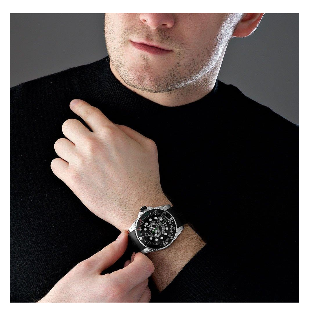  Shop Authentic Gucci Dive Quartz Kingsnake Black Dial Black Rubber Strap Watch For Men - YA136217 - Luxxuri