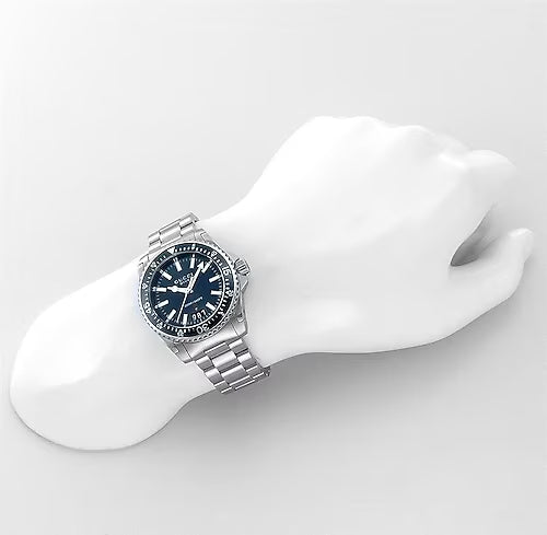  Shop Authentic Gucci Dive Quartz Blue Dial Silver Steel Strap Watch For Men - YA136311 - Luxxuri