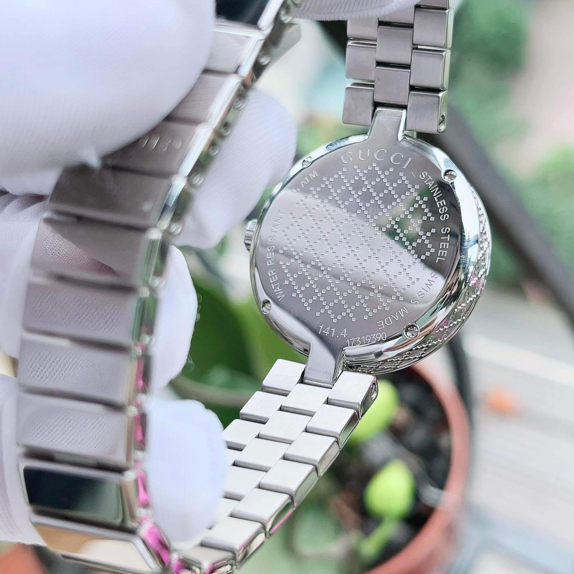  Shop Authentic Gucci Diamantissima Quartz White Dial Silver Steel Strap Watch For Women - YA141402 - Luxxuri