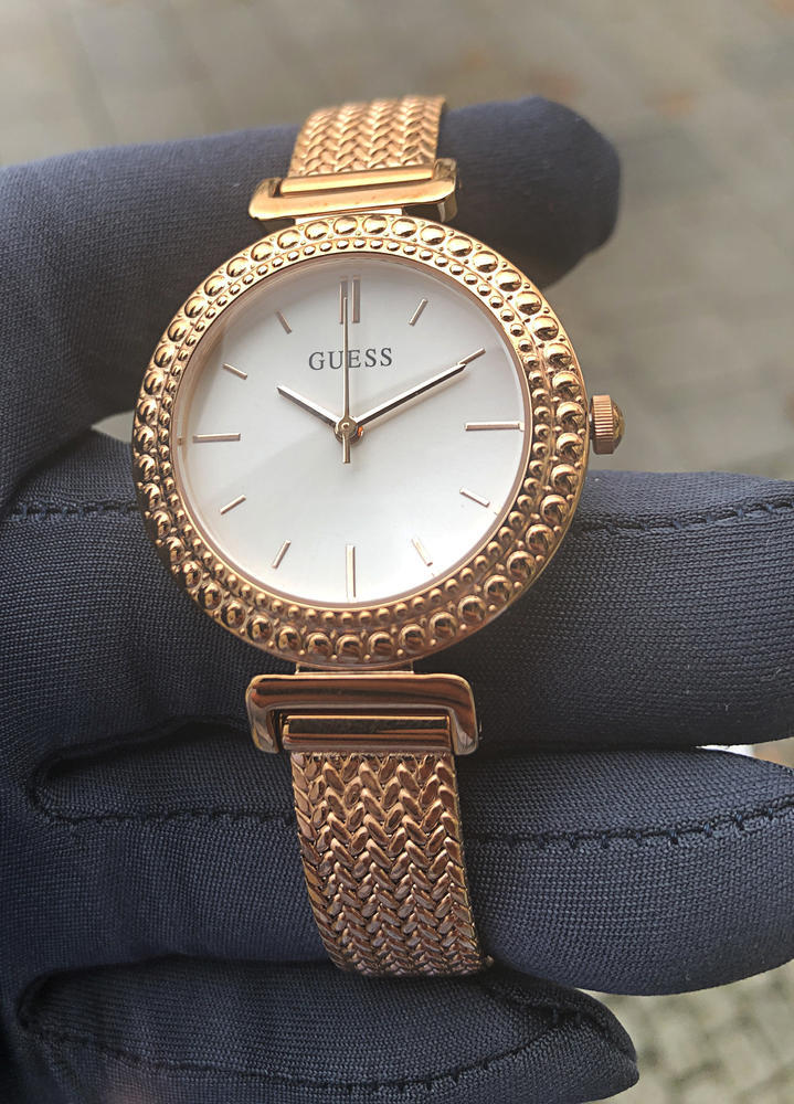  Shop Authentic Guess Monroe Silver Dial Rose Gold Steel Strap Watch For Women - W1152L3 - Luxxuri