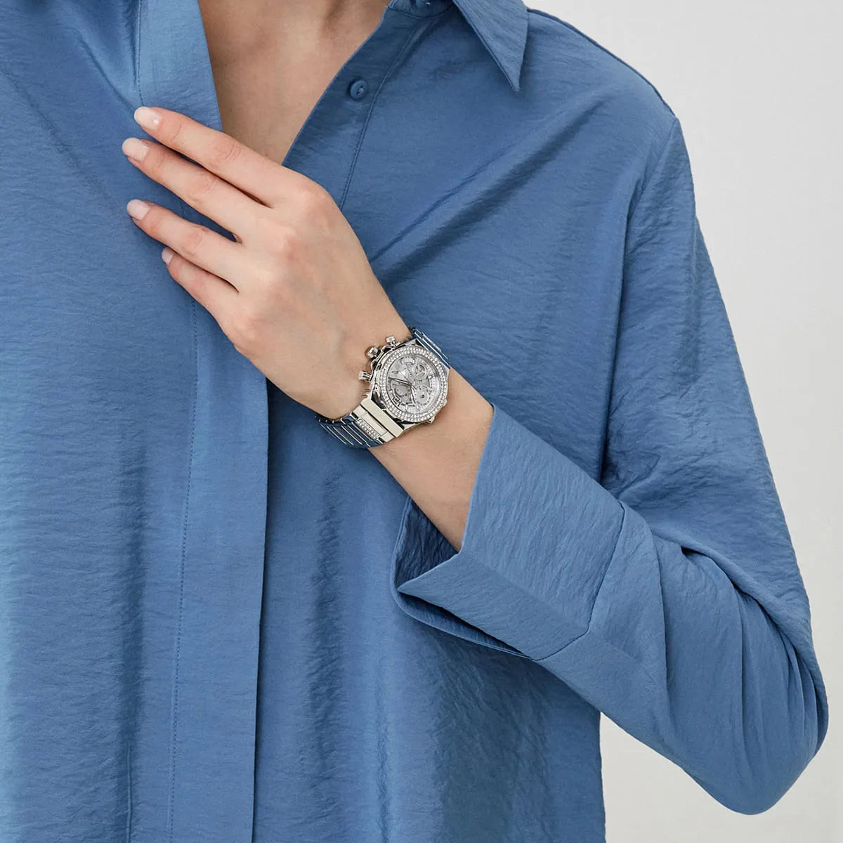  Shop Authentic Guess Fusion Chronograph Crystals Silver Dial Silver Steel Strap Watch For Women - GW0552L1 - Luxxuri