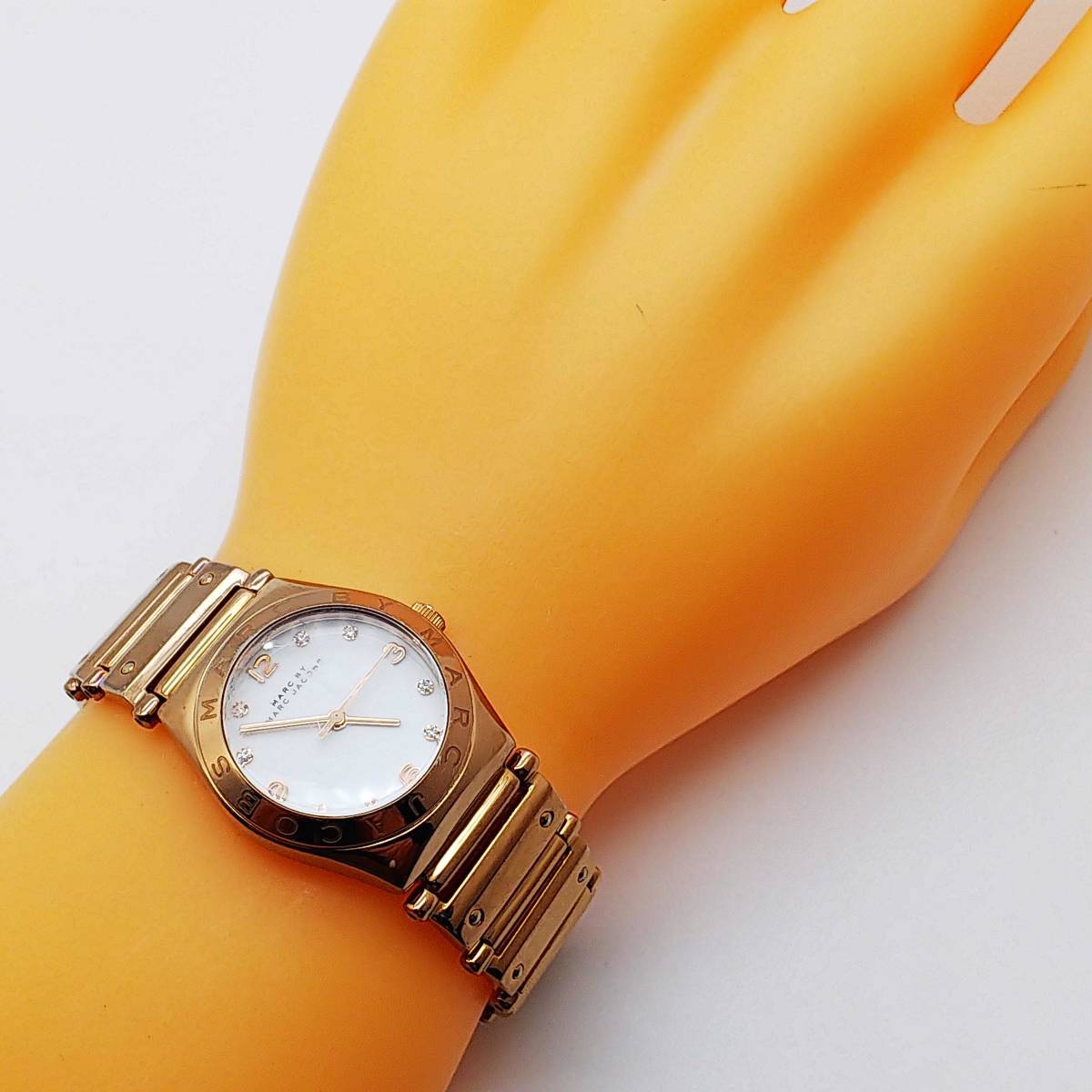  Shop Authentic Marc Jacobs Amy White Dial Rose Gold Steel Strap Watch for Women - MBM8559 - Luxxuri