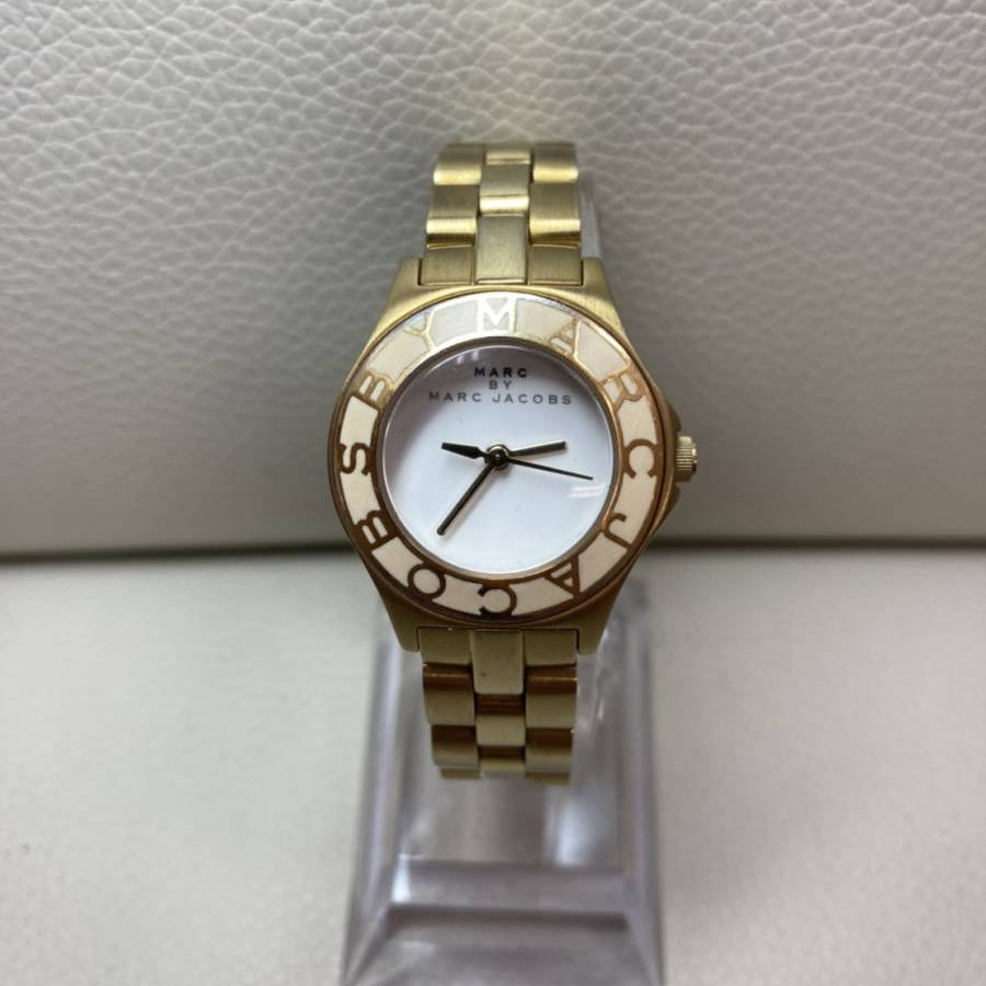 Marc Jacobs Amy White Dial Gold Steel Strap Watch for Women - MBM3051