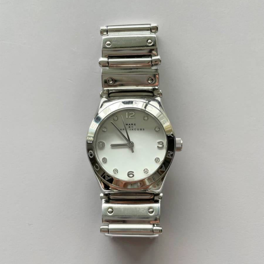  Shop Authentic Marc Jacobs Amy White Dial Silver Steel Strap Watch for Women - MBM8518 - Luxxuri