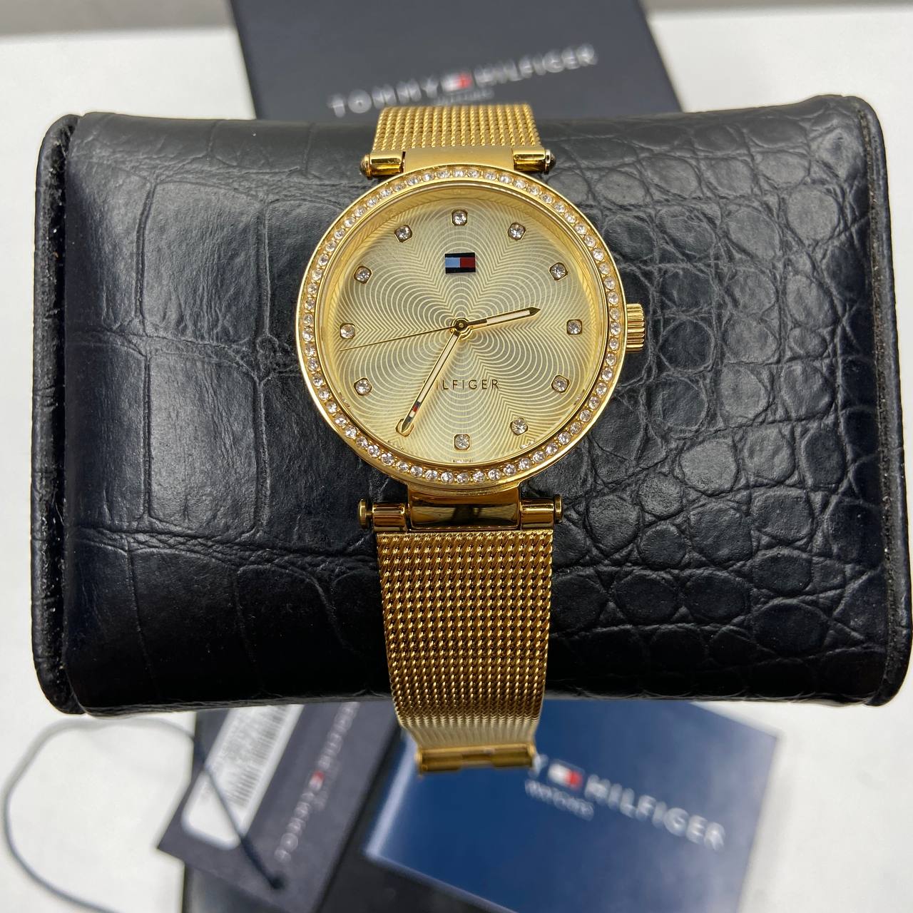  Shop Authentic Tommy Hilfiger Lynn Quartz Gold Dial Gold Mesh Bracelet Watch For Women - 1781864 - Luxxuri