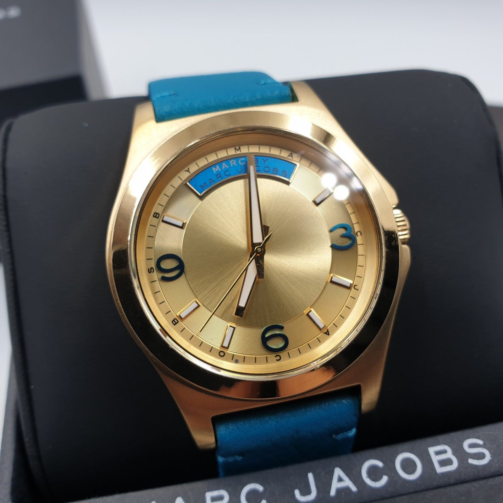  Shop Authentic Marc Jacobs Baby Dave Gold Dial Blue Leather Strap Watch for Women - MBM1263 - Luxxuri