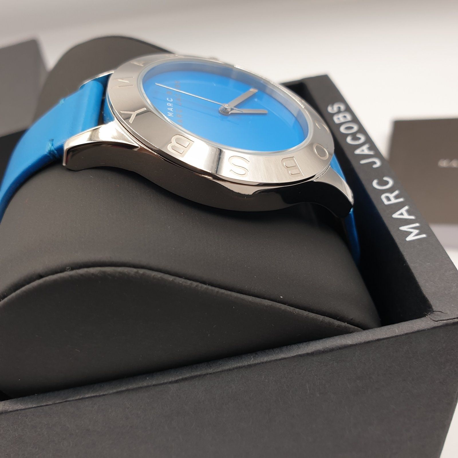  Shop Authentic Marc Jacobs Blade Blue Dial Blue Leather Strap Watch for Women - MBM1202 - Luxxuri