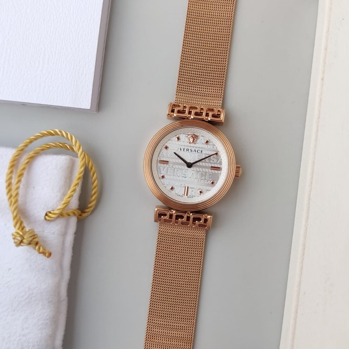  Shop Authentic Versace Meander White Dial Rose Gold Mesh Bracelet Watch for Women - VELW00620 - Luxxuri