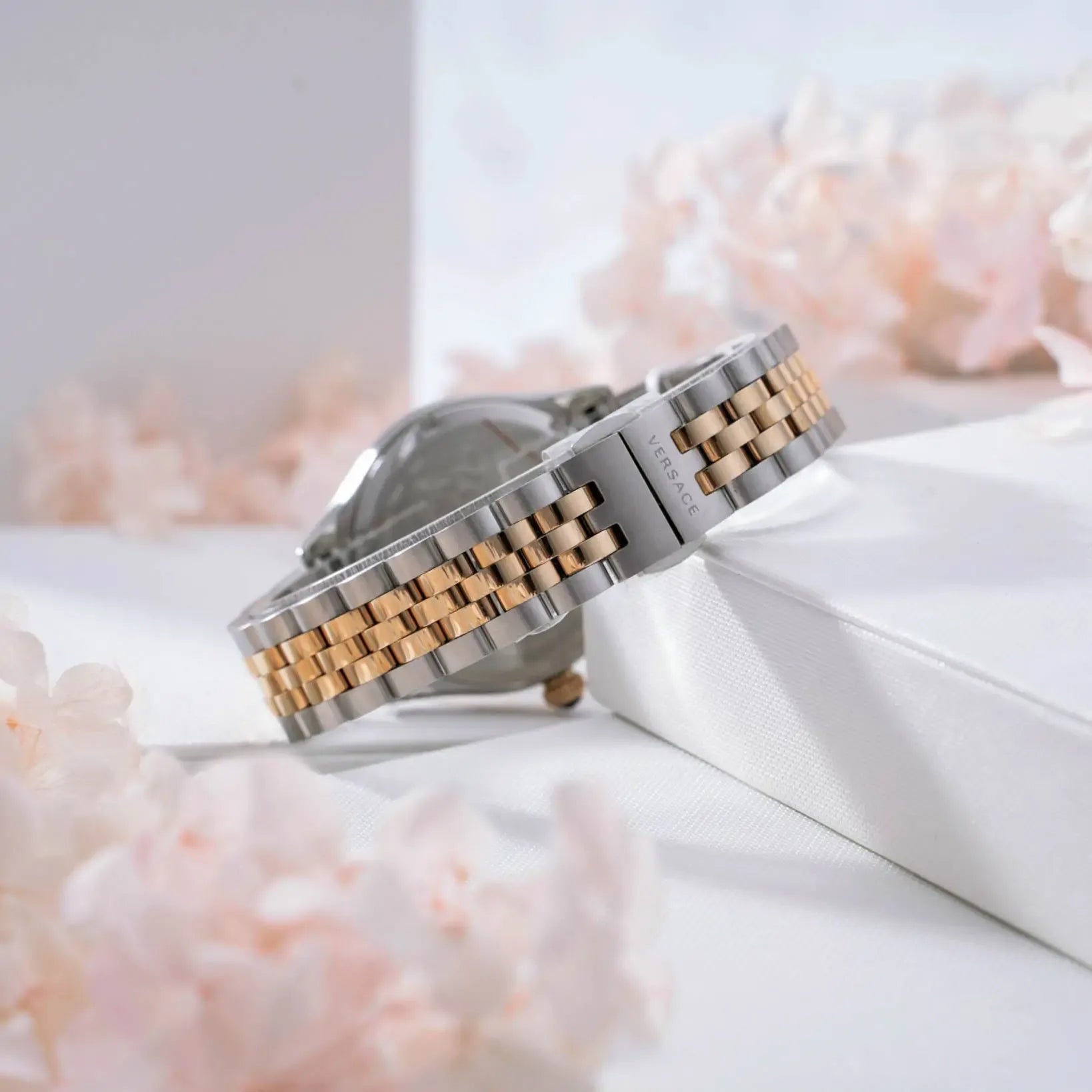  Shop Authentic Versace Hellenyium Quartz Green Dial Two Tone Steel Strap Watch for Women - VE2S00422 - Luxxuri