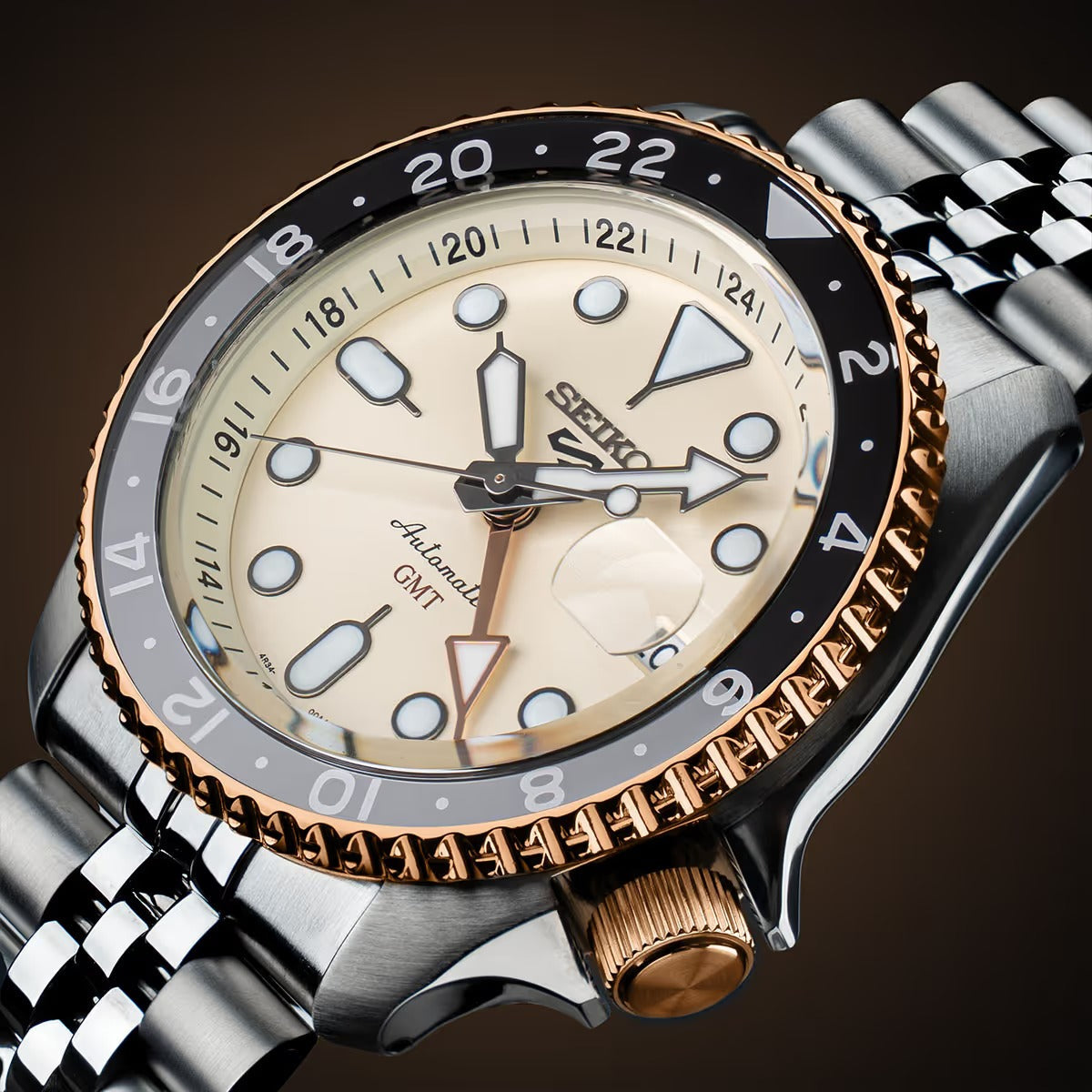  Shop Authentic Seiko 5 GMT Sport Asia Exclusive Limited Edition Off White Dial Silver Steel Strap Watch for Men - SSK046K1 - Luxxuri