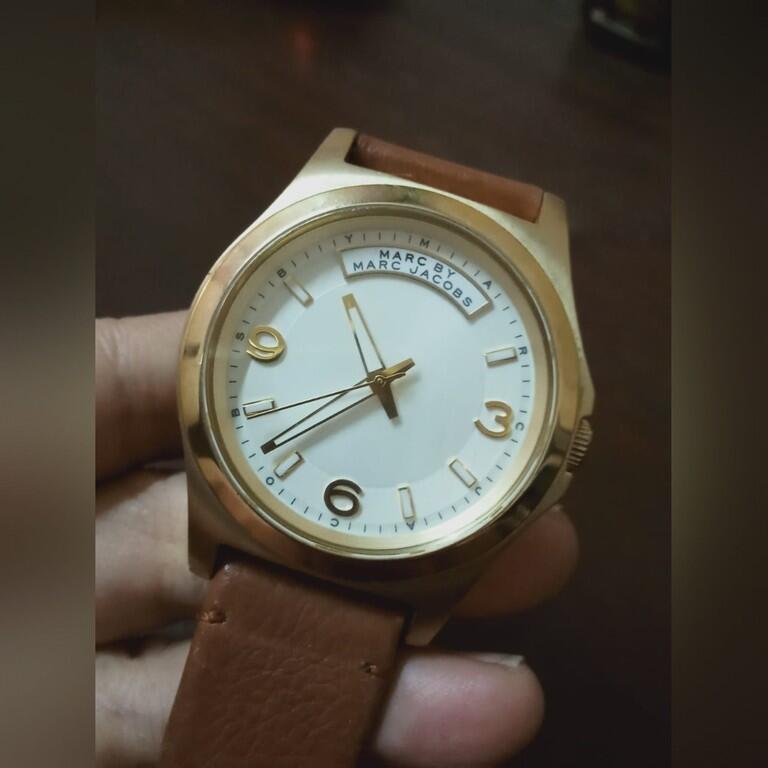 Marc Jacobs Baby Dave White Dial Brown Leather Strap Watch for Women - MBM1261