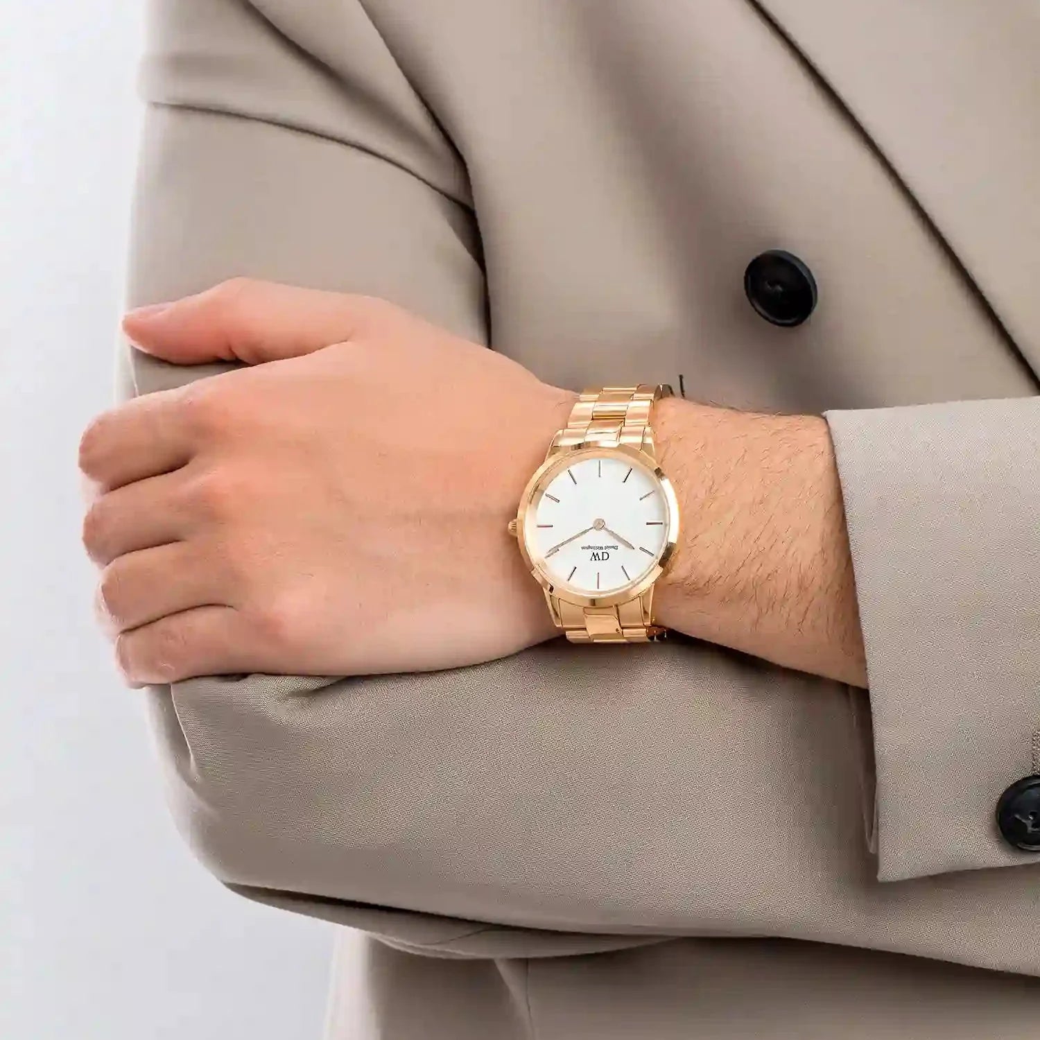  Shop Authentic Daniel Wellington Iconic Link White Dial Gold Steel Strap Watch For Men - DW00100343 - Luxxuri