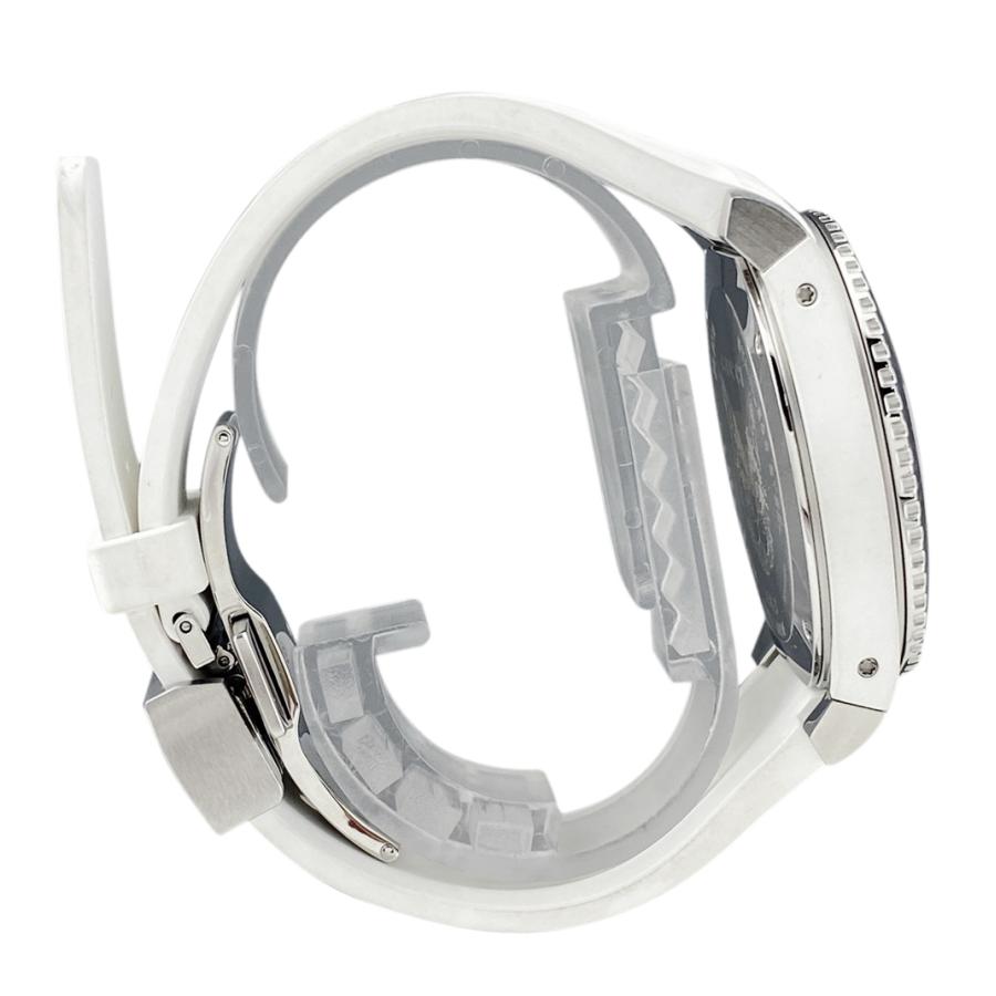  Shop Authentic Gucci Dive Tiger White Dial White Rubber Strap Watch For Men - YA136329 - Luxxuri