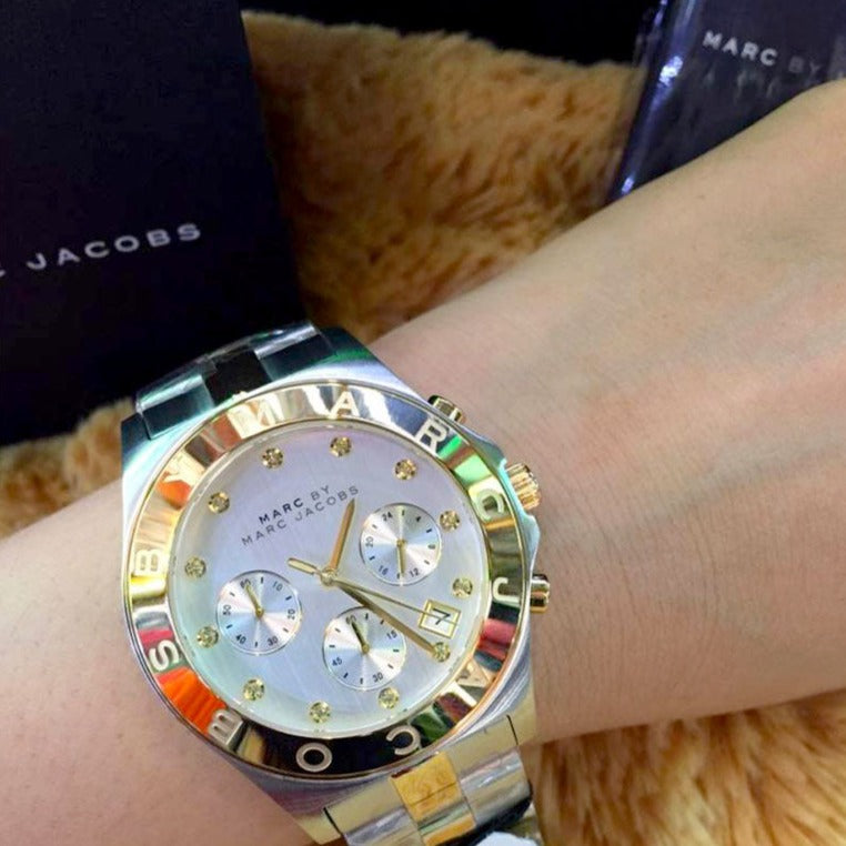  Shop Authentic Marc Jacobs Blade Chronograph Silver Dial Two Tone Steel Strap Watch for Women - MBM3177 - Luxxuri