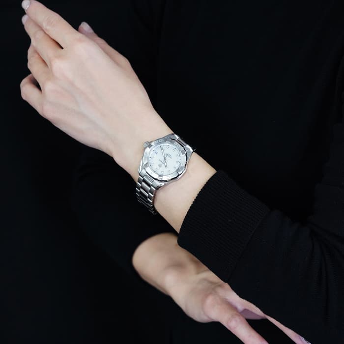  Shop Authentic Tag Heuer Aquaracer Diamonds Mother of Pearl Dial Silver Steel Strap Watch for Women - WBD131B.BA0748 - Luxxuri