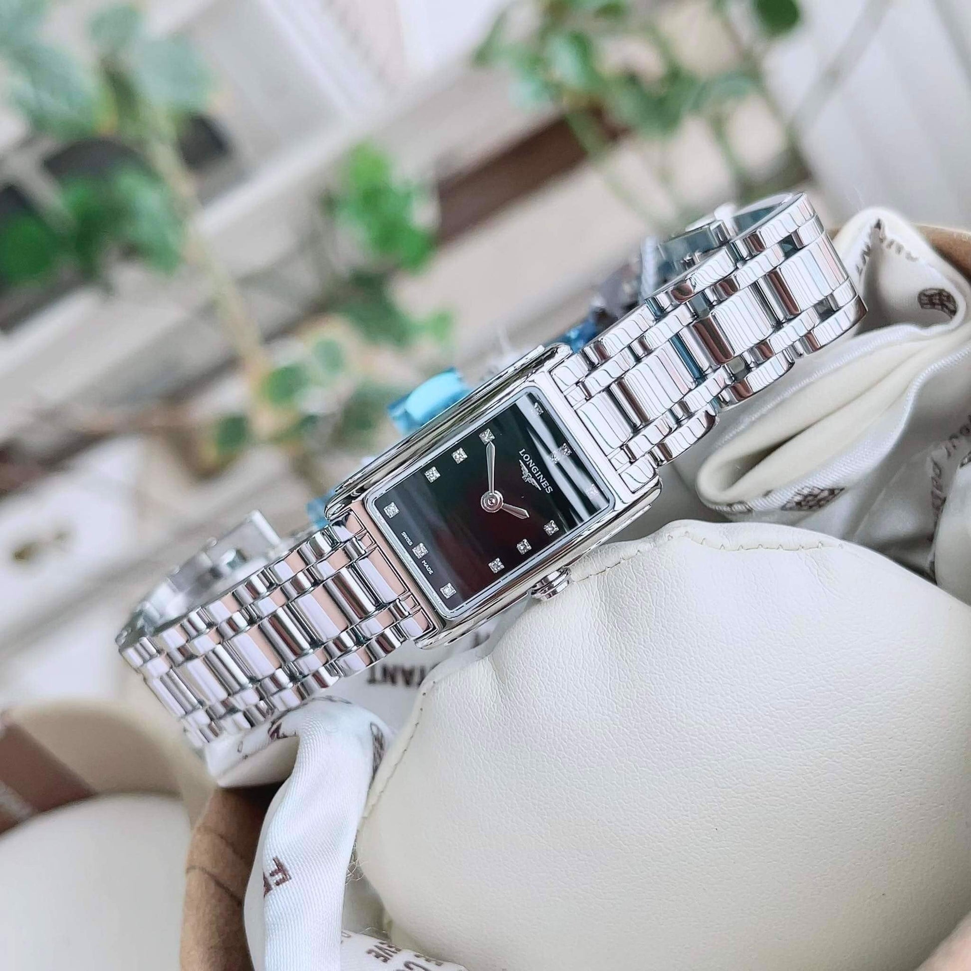  Shop Authentic Longines Dolcevita Black Dial Silver Steel Strap Watch for Women - L5.258.4.57.6 - Luxxuri