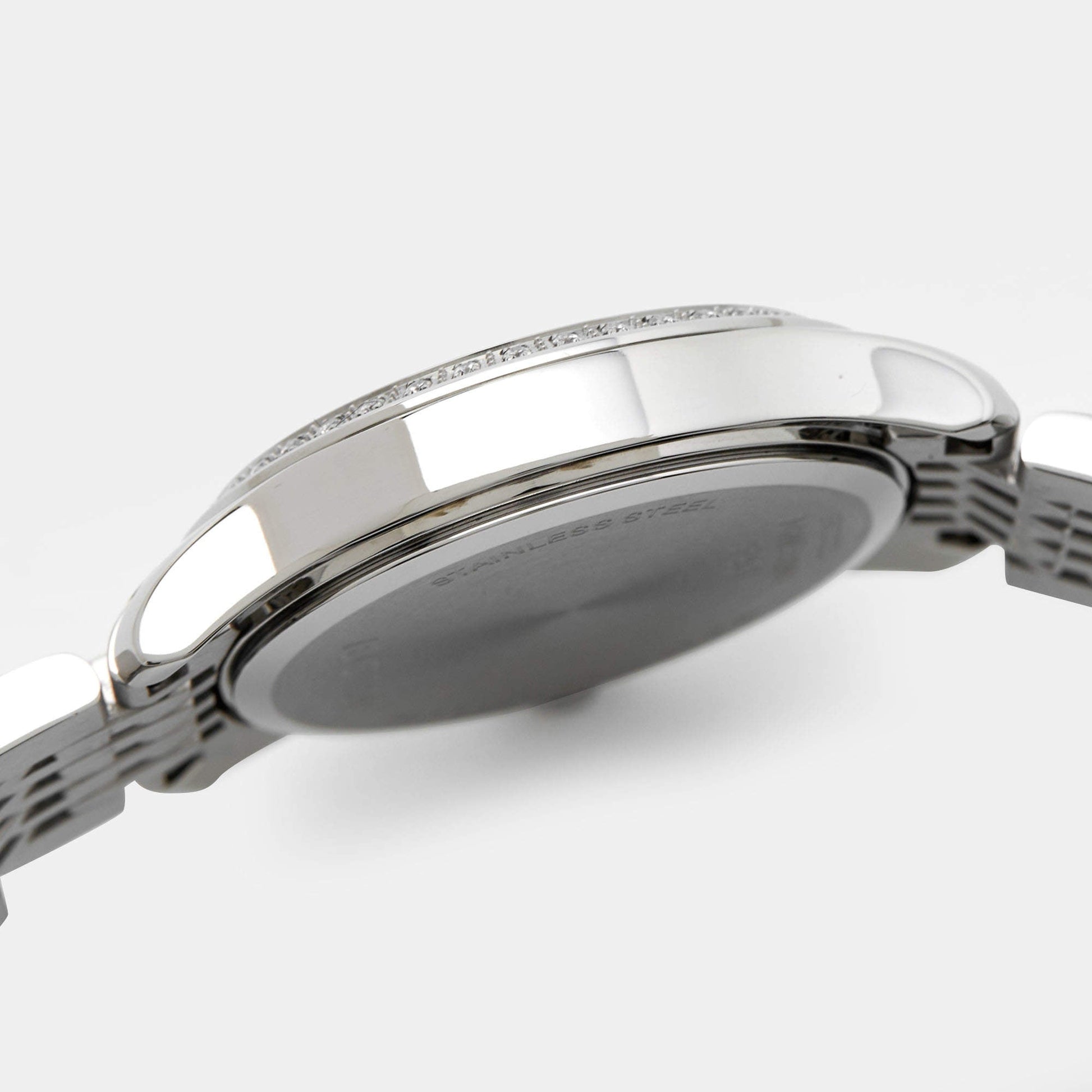  Shop Authentic Gucci G Timeless Diamonds Mother of Pearl Dial Silver Mesh Bracelet Watch For Women - YA126508 - Luxxuri
