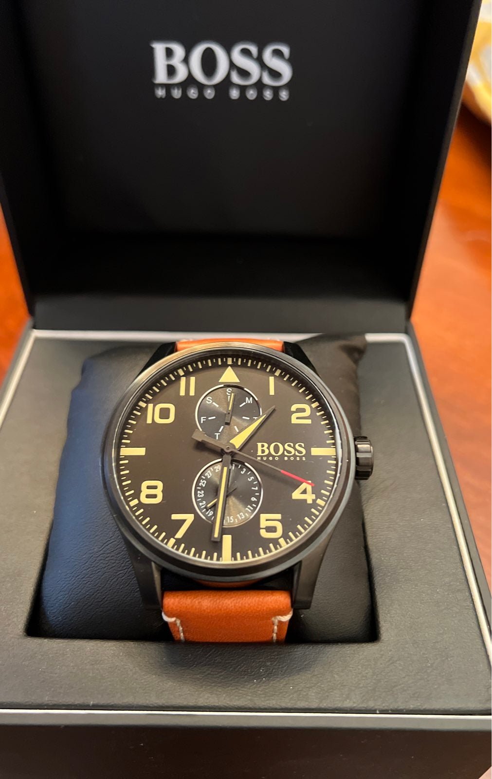  Shop Authentic Hugo Boss Aeroliner Maxx Chronograph Black Dial Brown Leather Strap Watch For Men - 1513082 - Luxxuri