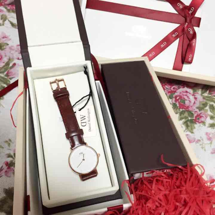  Shop Authentic Daniel Wellington Classy St Mawes White Dial Brown Leather Strap Watch For Women - DW00100059 - Luxxuri