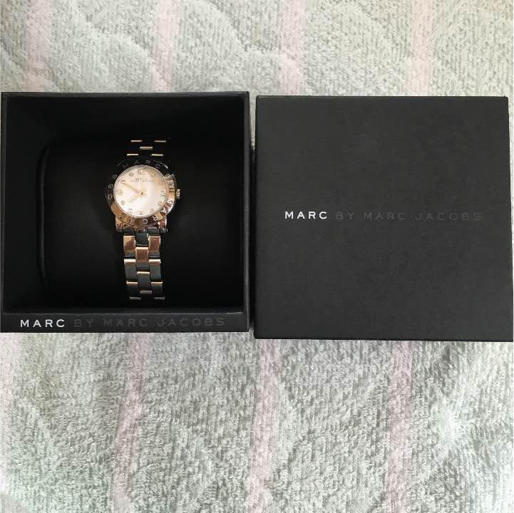  Shop Authentic Marc Jacobs Mini Amy White Dial Silver Steel Strap Watch for Women - MBM3055 - Luxxuri
