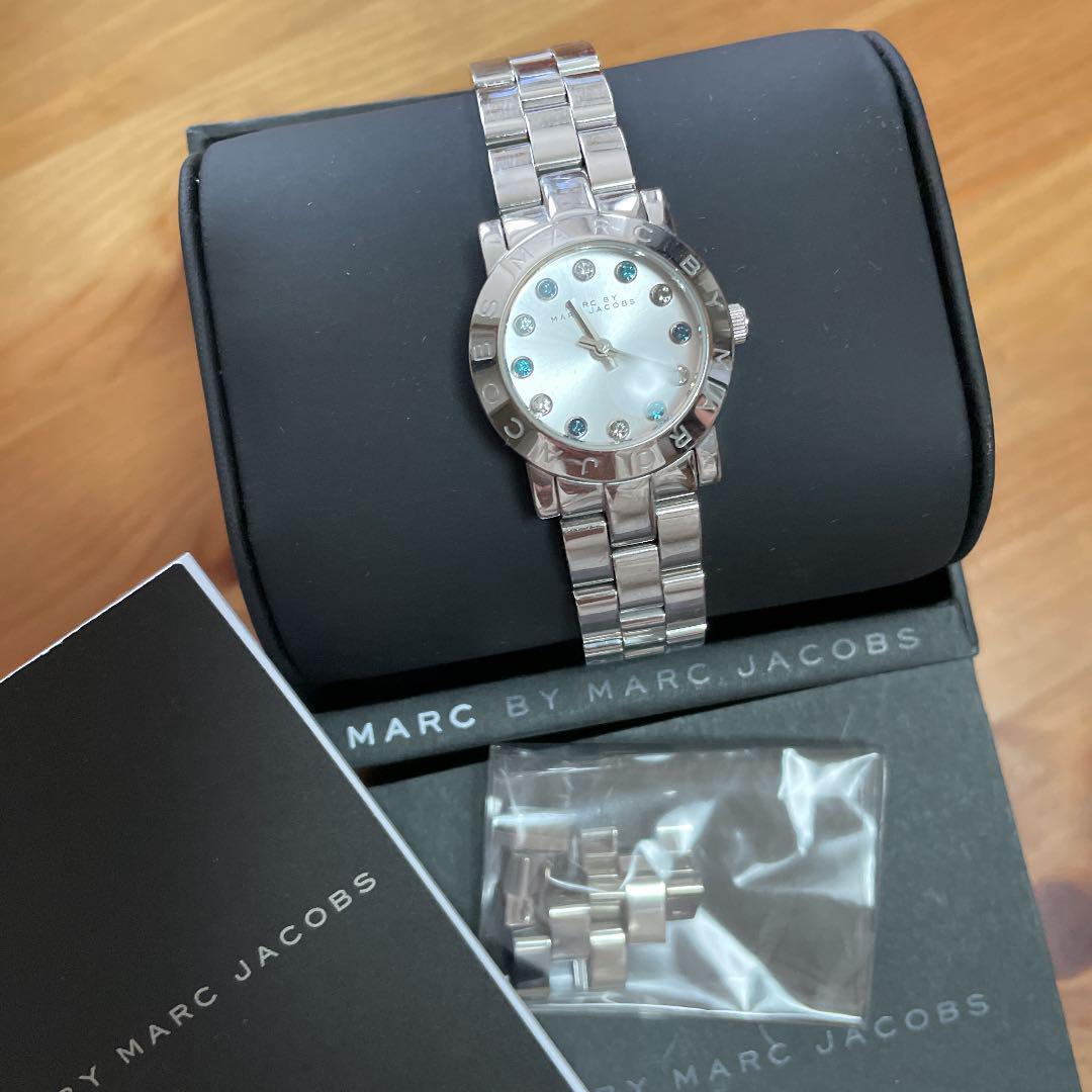  Shop Authentic Marc Jacobs Amy White Dial Silver Steel Strap Watch for Women - MBM3217 - Luxxuri