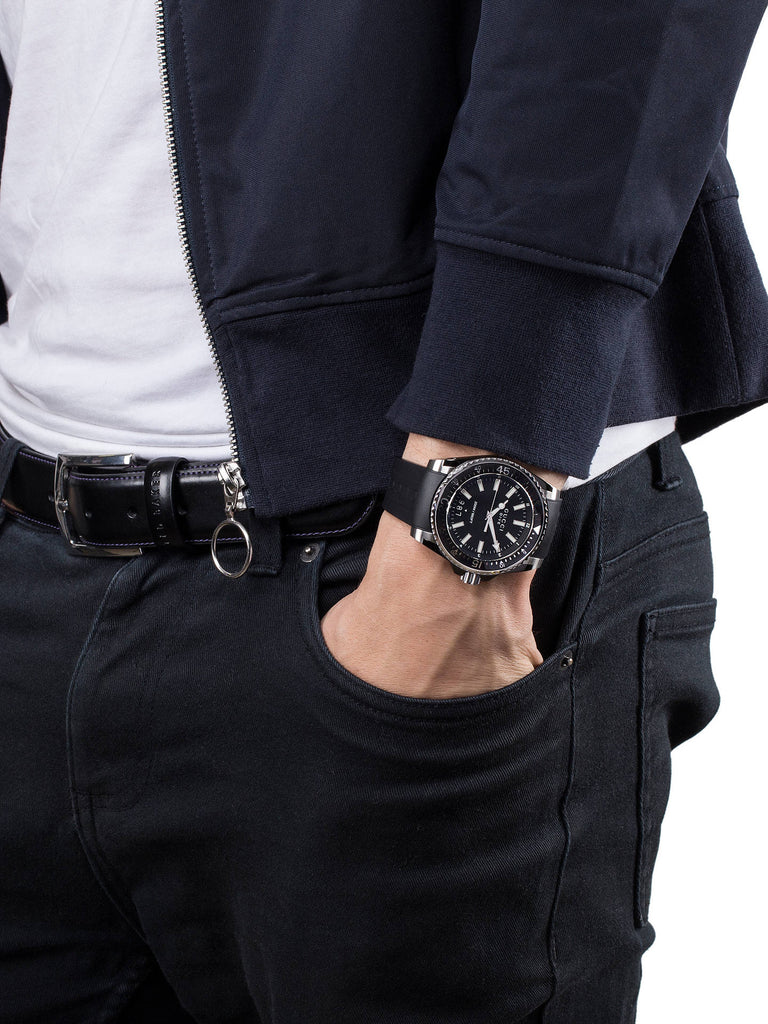  Shop Authentic Gucci Dive Analog Quartz Black Dial Black Rubber Strap Watch For Men -  YA136204 - Luxxuri