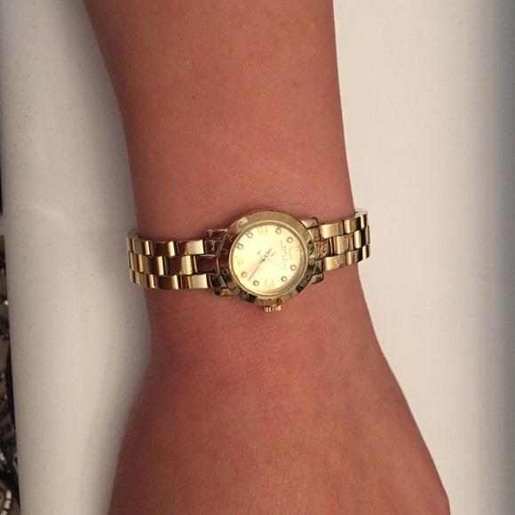  Shop Authentic Marc Jacobs Amy Gold Dial Gold Steel Strap Watch for Women - MBM8612 - Luxxuri