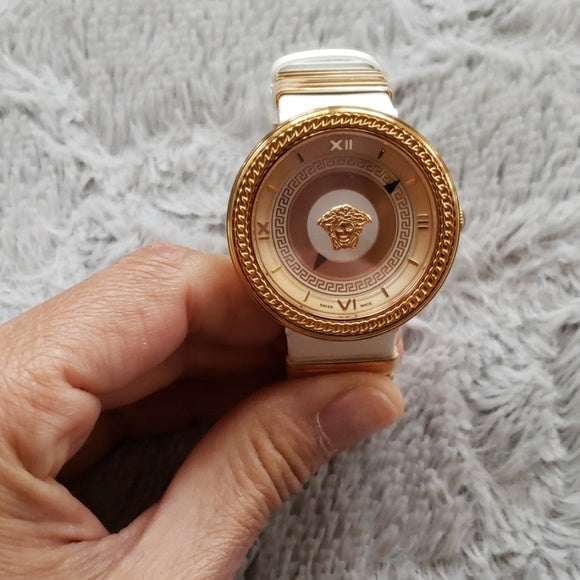  Shop Authentic Versace V Metal Icon Gold Dial White & Gold Strap Watch for Women - VLC040014 - Luxxuri