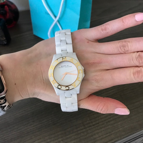 Shop Authentic Marc Jacobs Blade White Dial White Ceramic Strap Watch for Women - MBM9502 - Luxxuri
