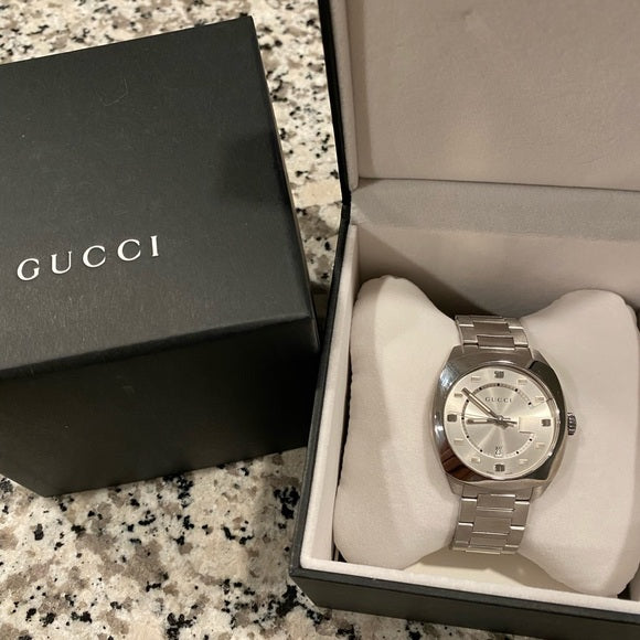  Shop Authentic Gucci GG2570 Silver Dial Silver Steel Strap Watch For Men - YA142308 - Luxxuri