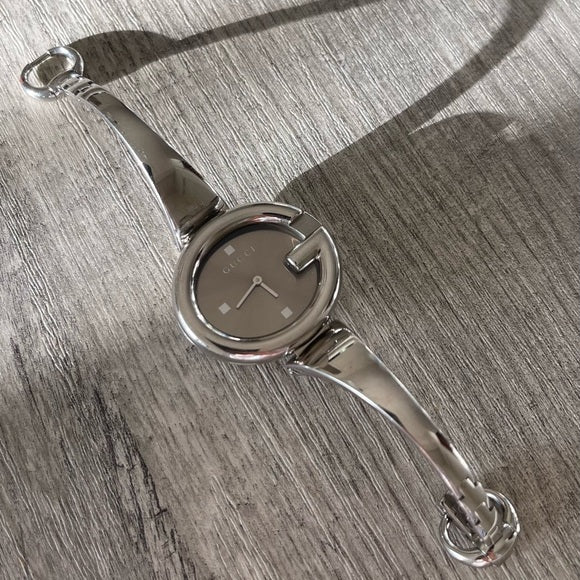  Shop Authentic Gucci Guccissima Brown Dial Silver Steel Strap Watch For Women - YA134302 - Luxxuri