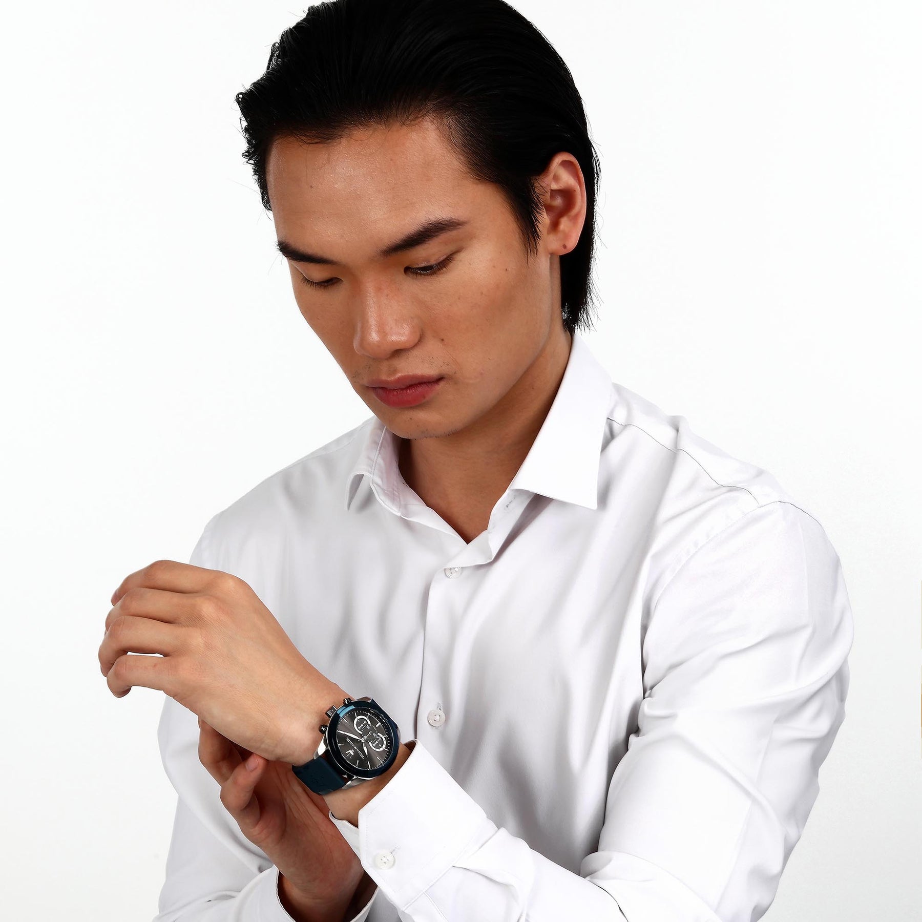  Shop Authentic Maserati Traguardo Chronograph Blue Dial Black Silicone Strap Watch For Men - R8871612046 - Luxxuri