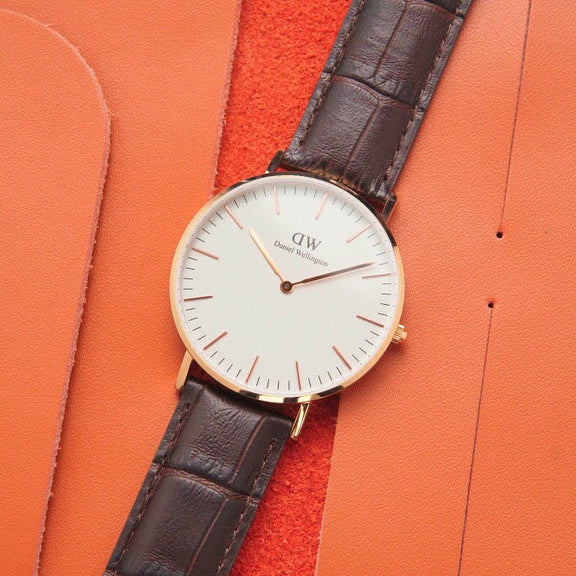  Shop Authentic Daniel Wellington Classic York White Dial Brown Leather Strap Watch For Women - DW00100038 - Luxxuri
