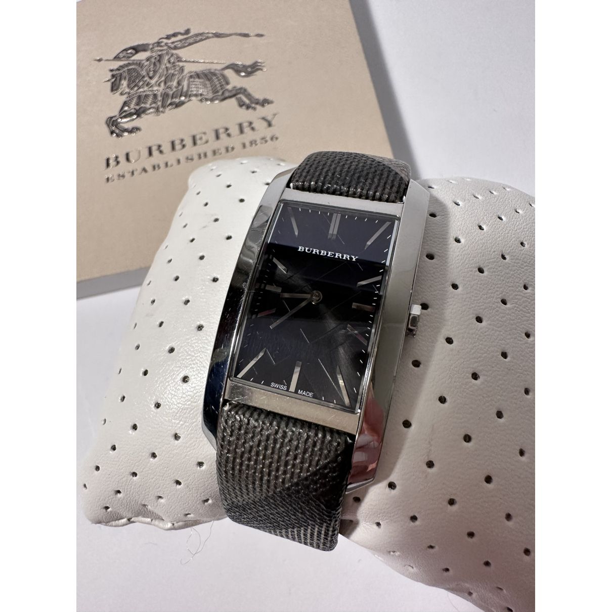  Shop Authentic Burberry The Pioneer Black Dial Leather Strap Watch for Women - BU9505 - Luxxuri
