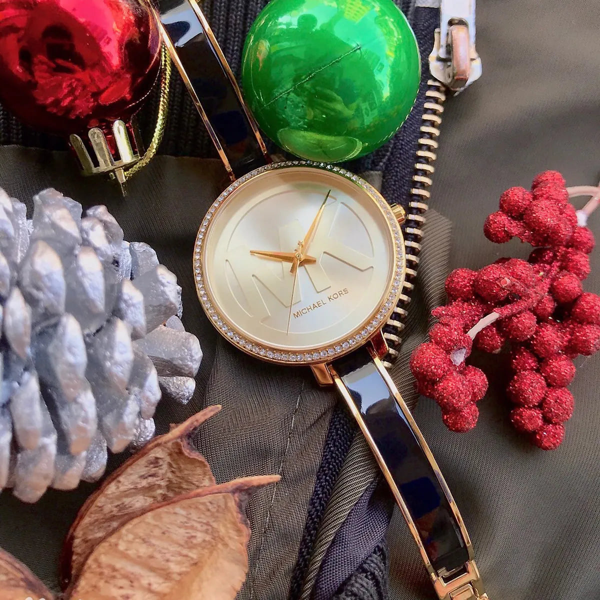  Shop Authentic Michael Kors Jaryn Quartz Gold Dial Black Steel Strap Watch For Women - MK4544 - Luxxuri