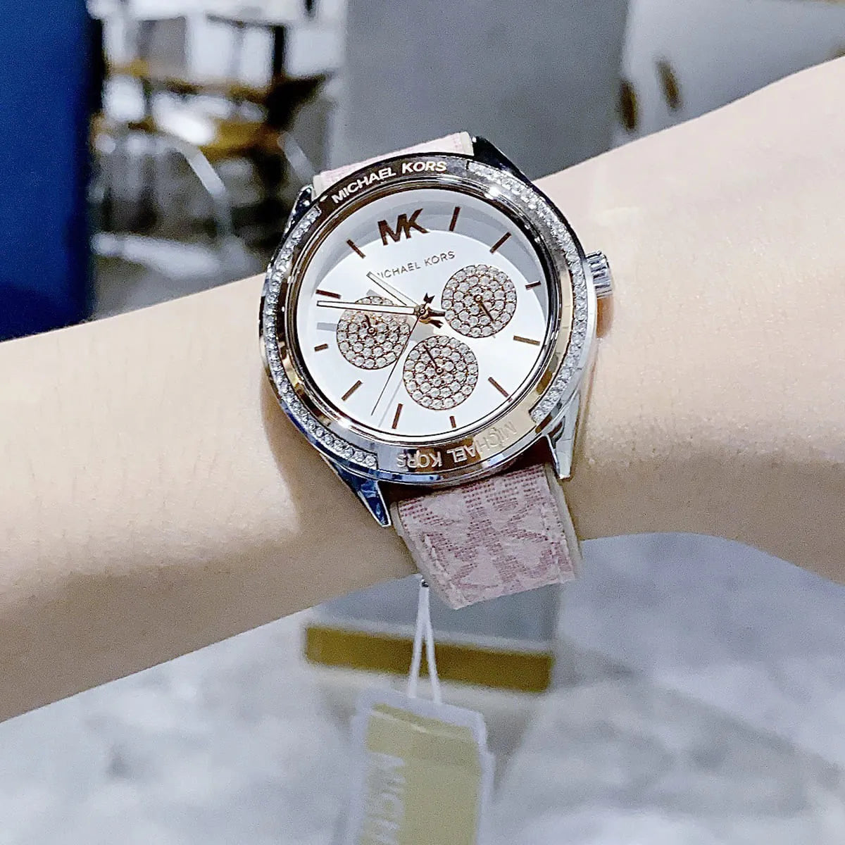  Shop Authentic Michael Kors Multifunction Silver Dial Pink Leather Strap Watch For Women - MK7206 - Luxxuri