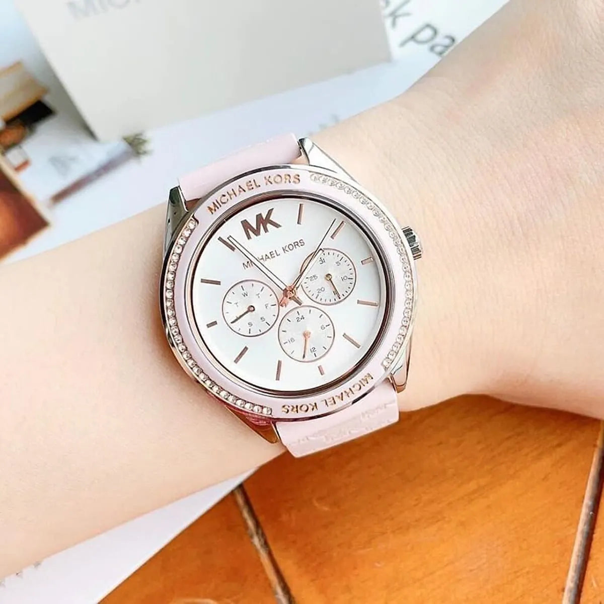  Shop Authentic Michael Kors Jessa Quartz Silver Dial Pink Silicone Strap Watch For Women - MK7268 - Luxxuri