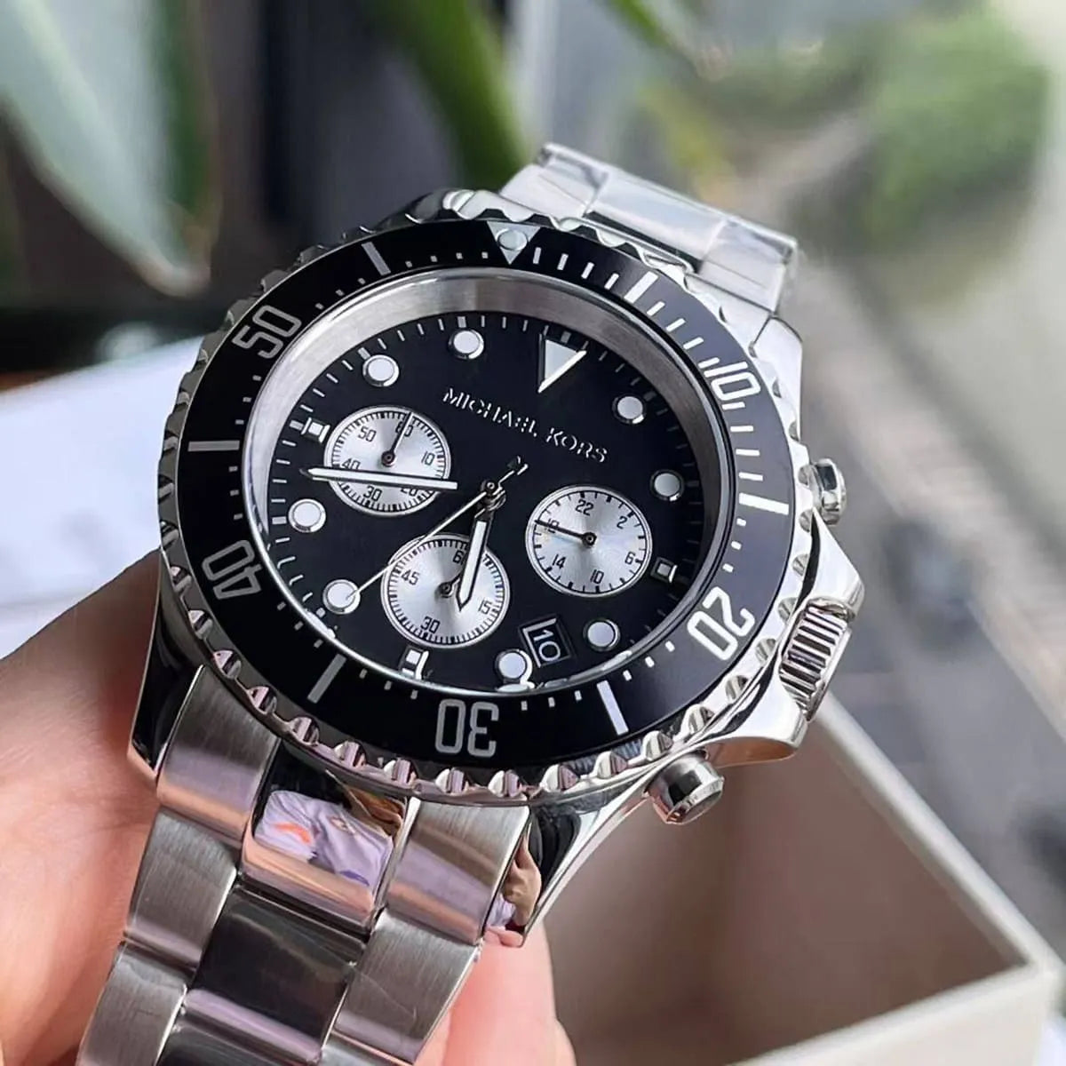  Shop Authentic Michael Kors Everest Chronograph Black Dial Silver Steel Strap Watch For Men - MK8256 - Luxxuri