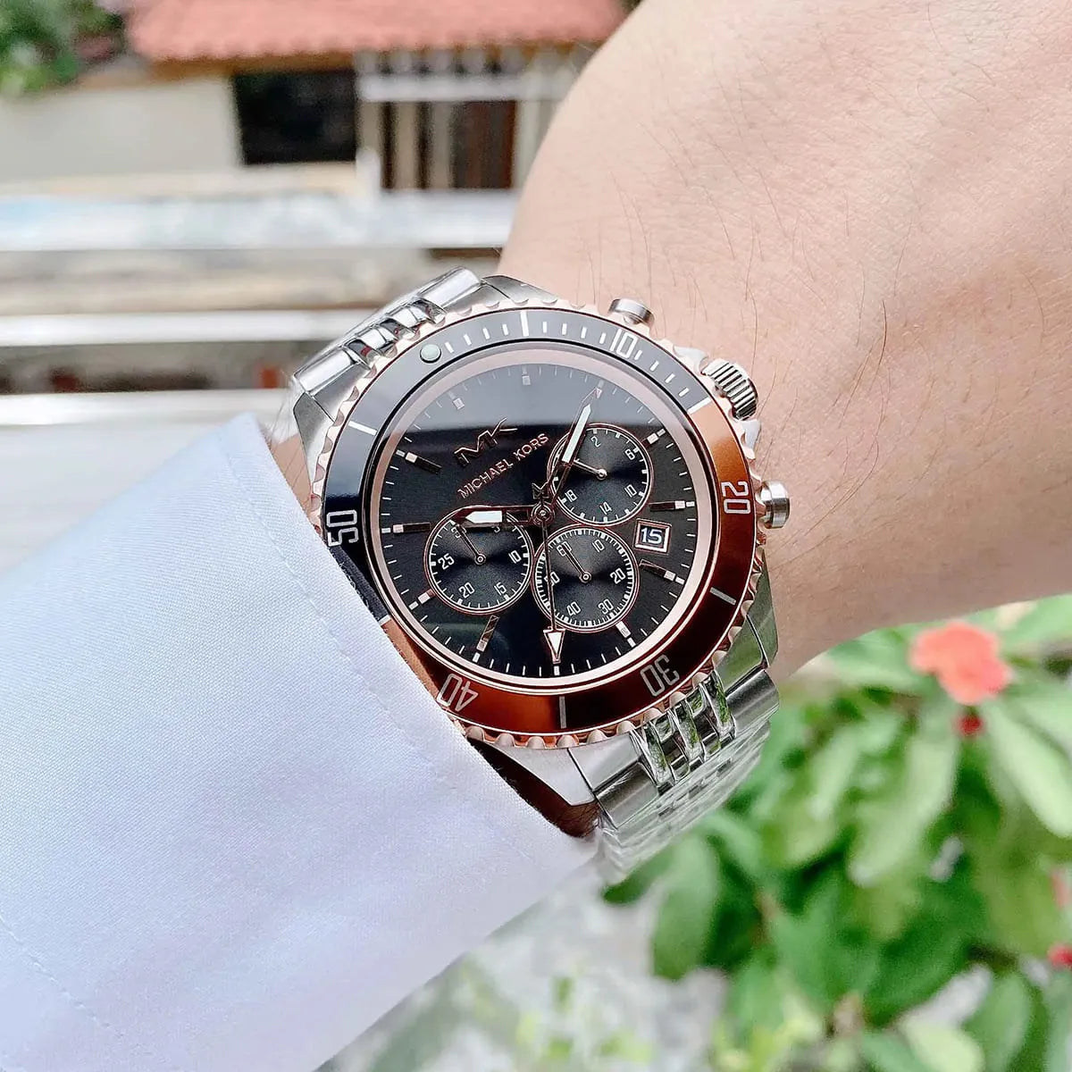  Shop Authentic Michael Kors Bayville Chronograph Black Dial Silver Steel Strap Watch For Men - MK8725 - Luxxuri