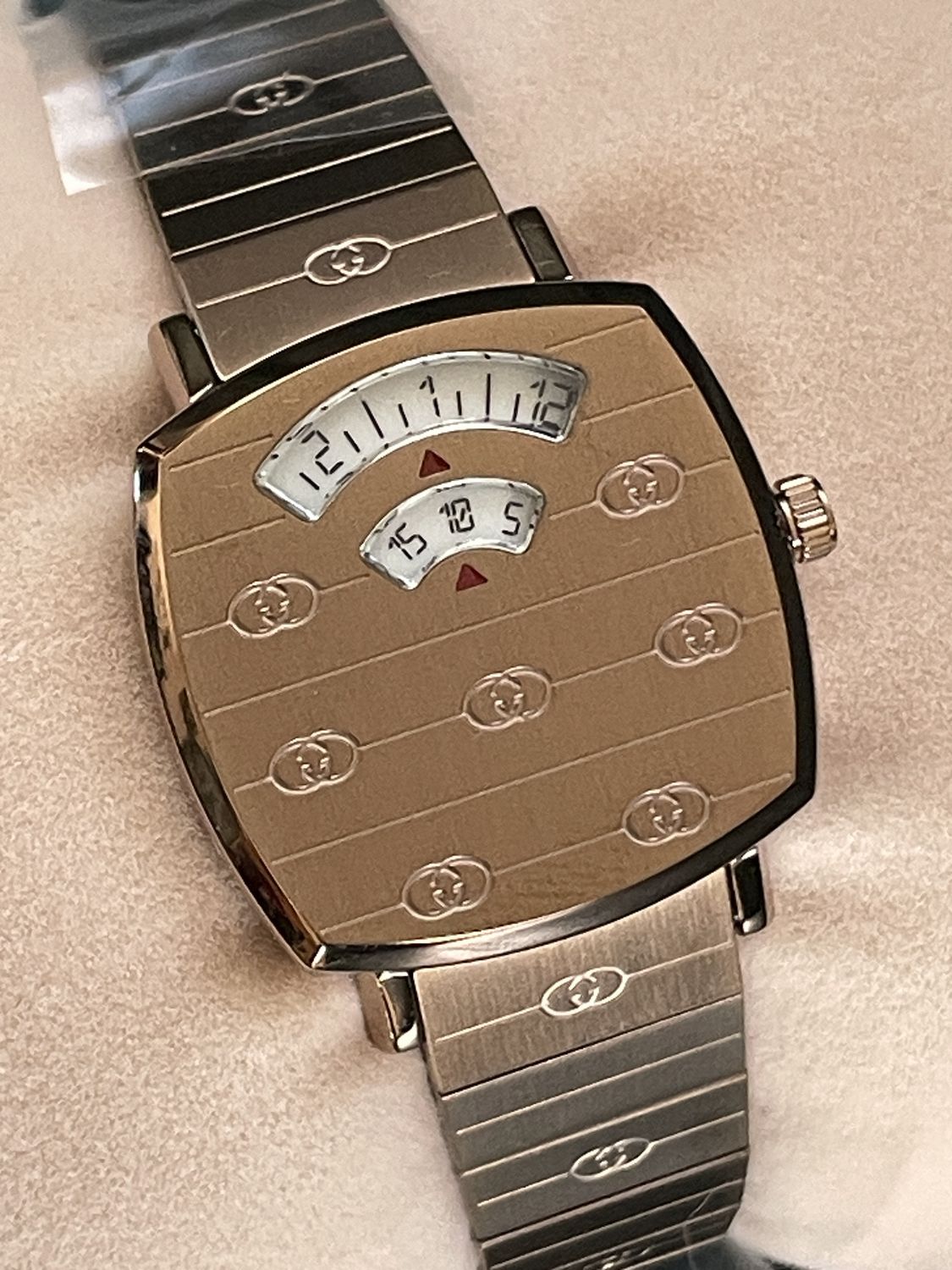  Shop Authentic Gucci Grip Quartz Rose Gold Dial Rose Gold Steel Strap Watch For Women - YA157505 - Luxxuri