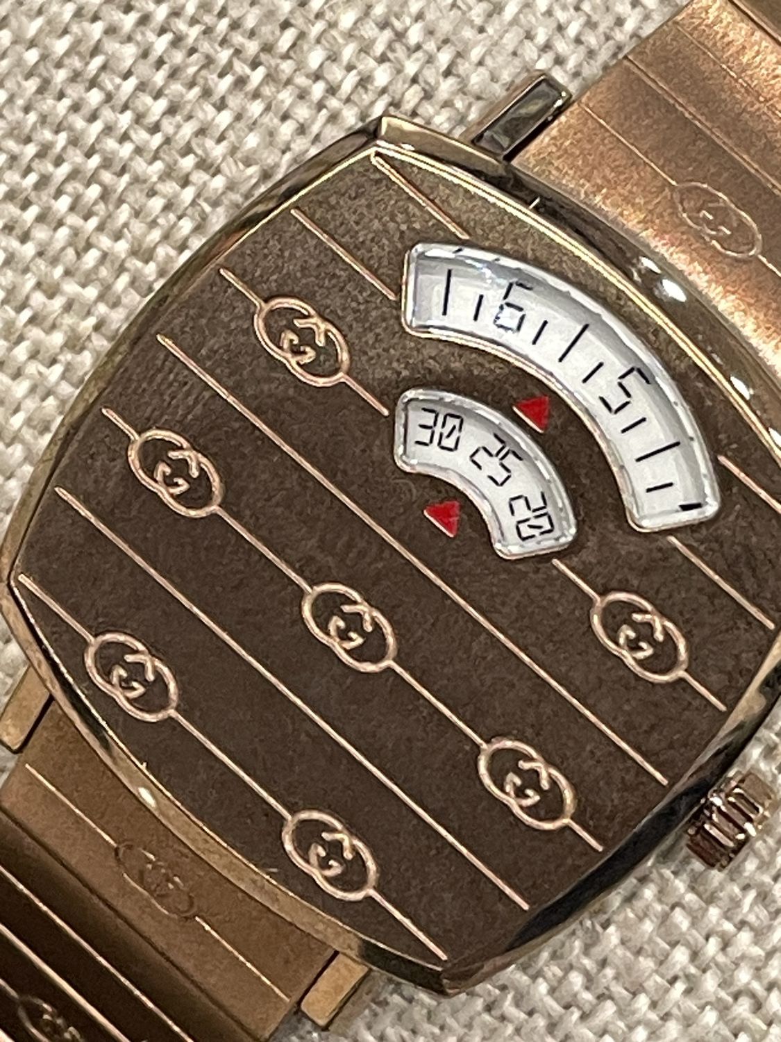  Shop Authentic Gucci Grip Quartz Rose Gold Dial Rose Gold Steel Strap Watch For Women - YA157505 - Luxxuri