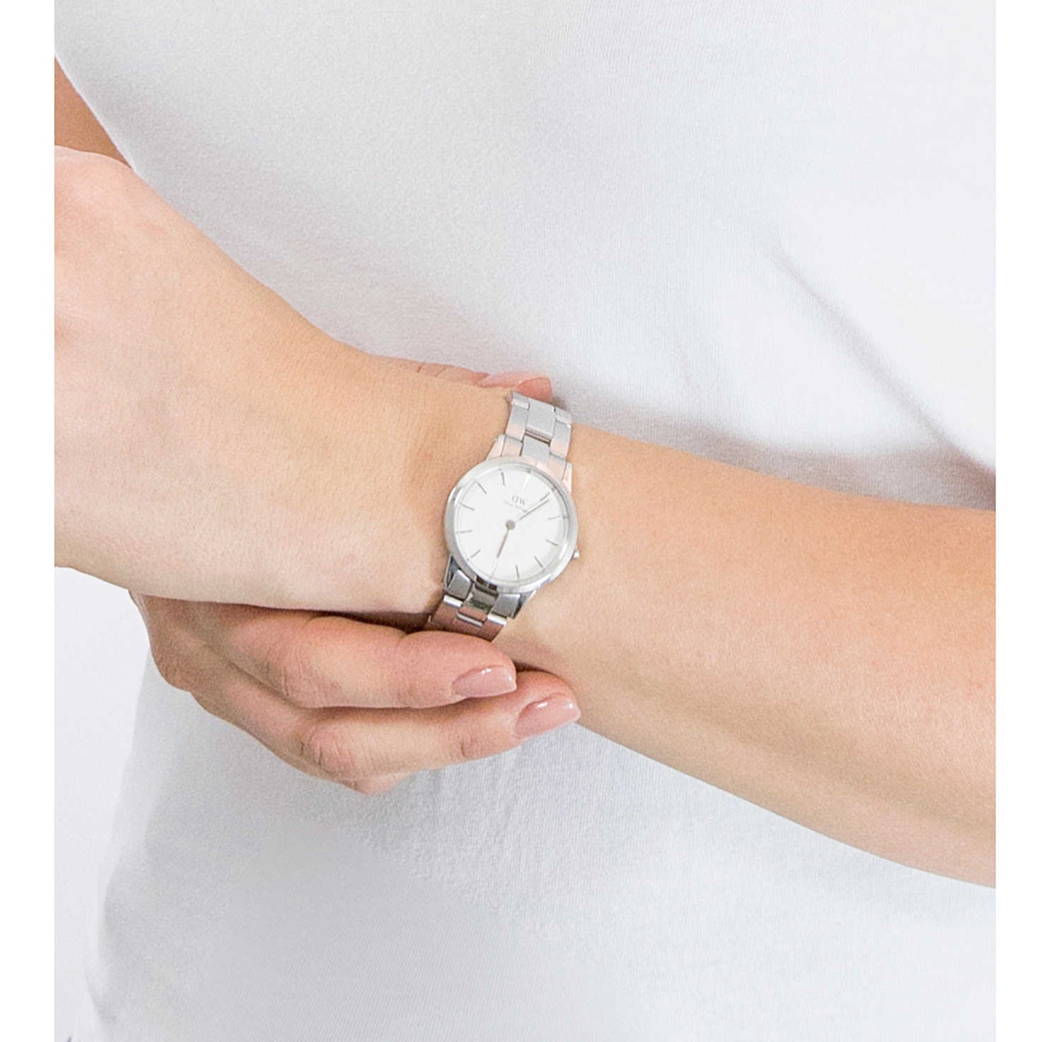  Shop Authentic Daniel Wellington Iconic Link White Dial Silver Steel Strap Watch For Women - DW00100207 - Luxxuri