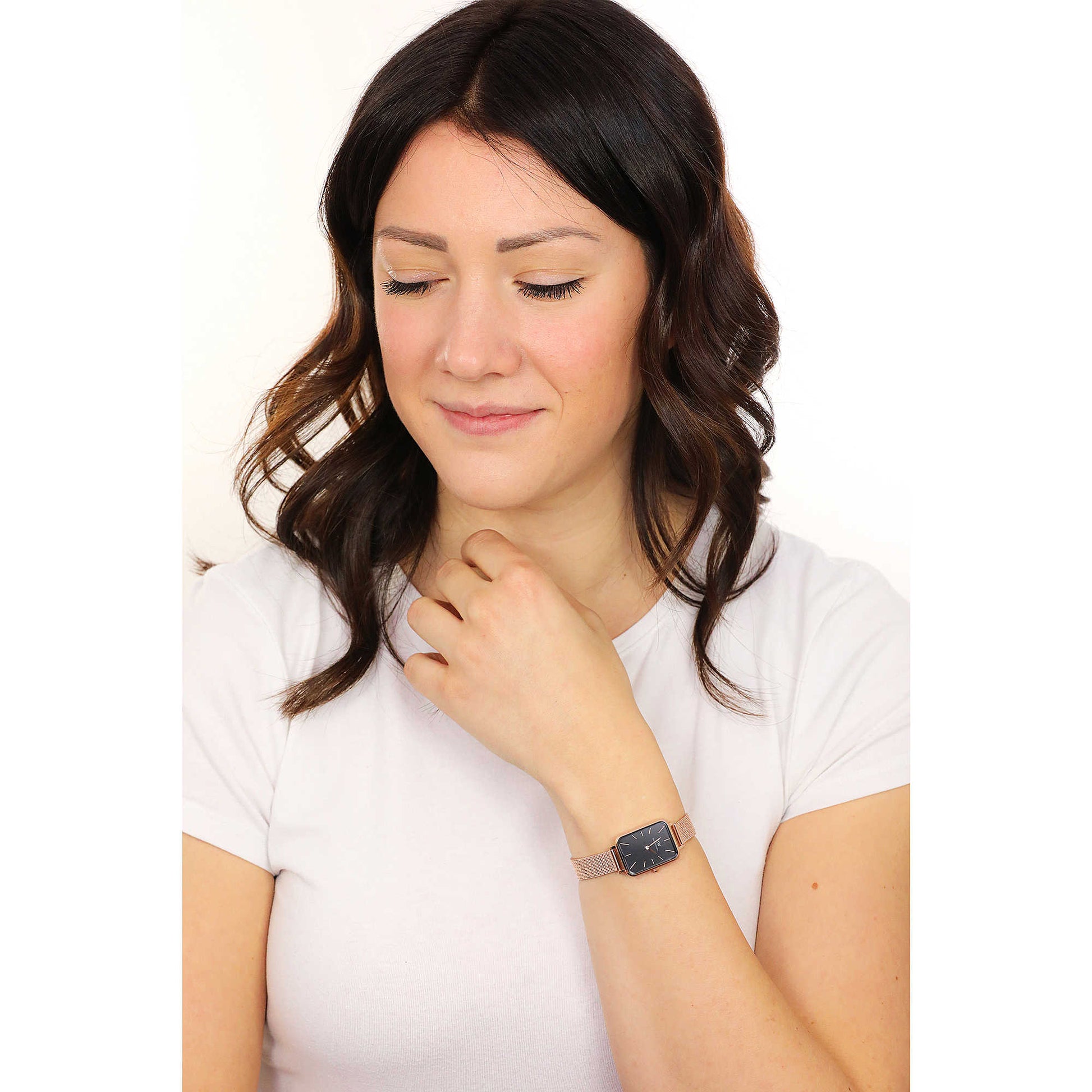  Shop Authentic Daniel Wellington Quadro Melrose Black Dial Rose Gold Mesh Bracelet Watch For Women - DW00100432 - Luxxuri