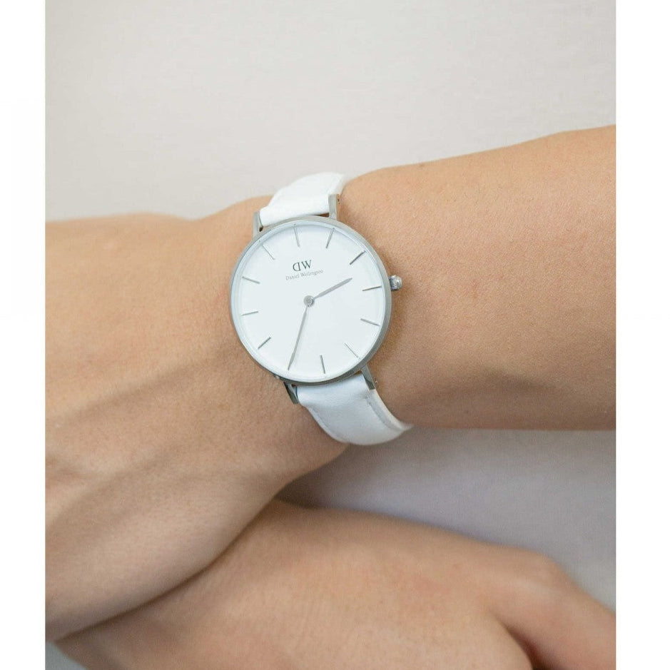  Shop Authentic Daniel Wellington Petite Bondi White Dial White Leather Strap Watch For Women - DW00100190 - Luxxuri