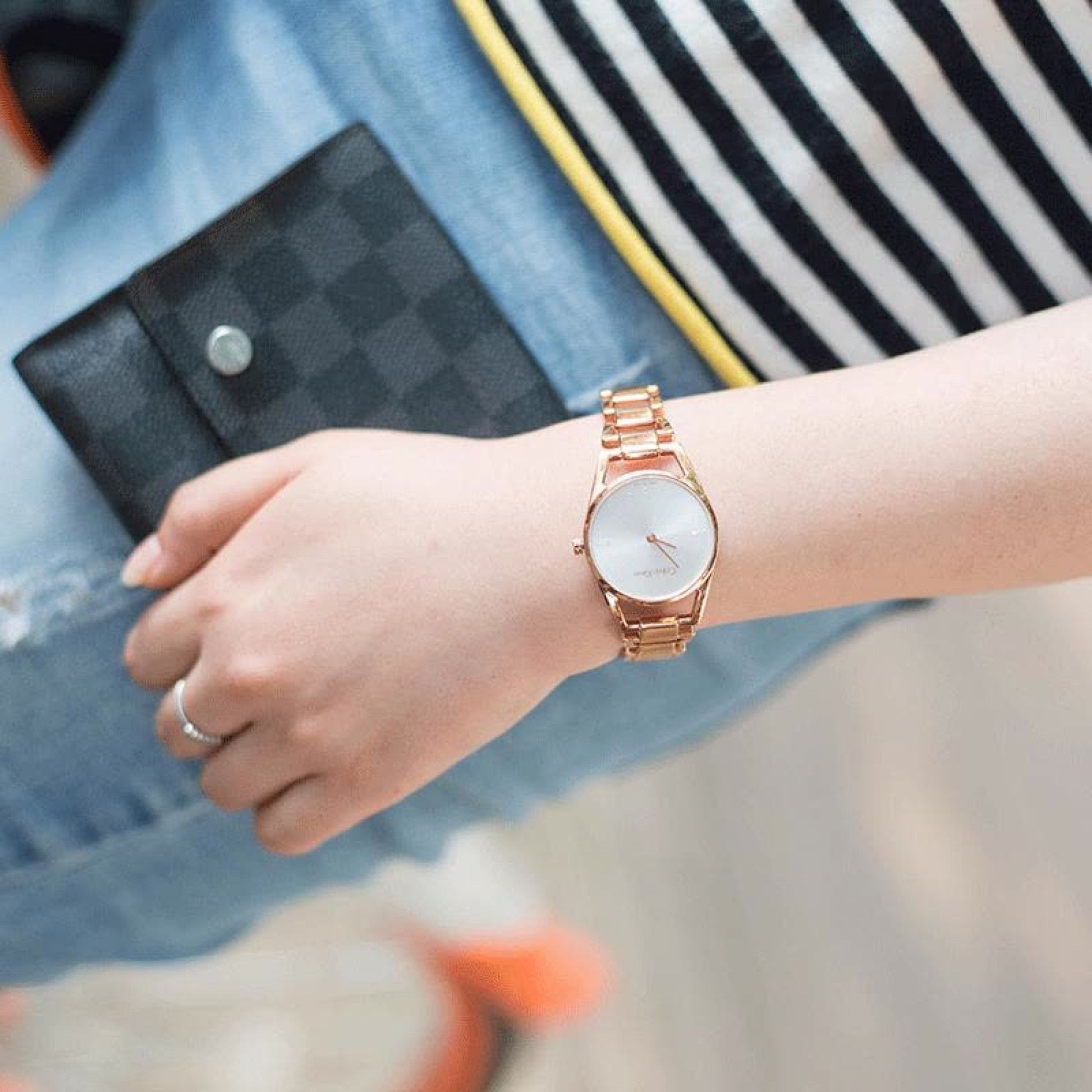  Shop Authentic Calvin Klein Dainty Diamonds Silver Dial Rose Gold Steel Strap Watch for Women - K7L2364T - Luxxuri